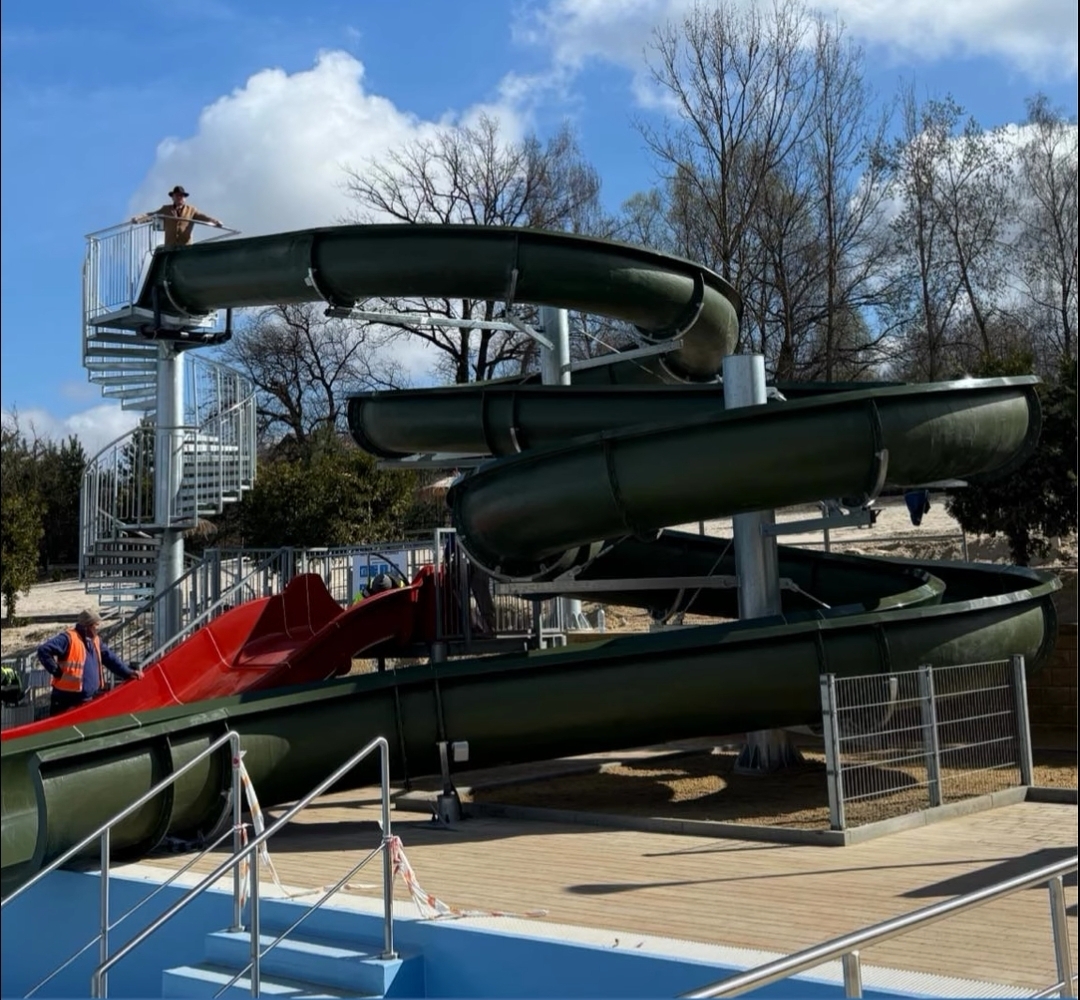 Nowa zjeżdżalnia i basen w pobliżu zalewu Karaś